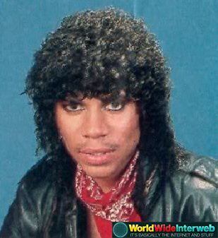 Havia uma época, no meio dos anos 80, que as pessoas tentavam ficar parecidas com o Michael Jackson, mas só conseguiam ficar iguais ao Prince