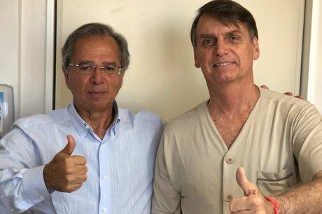 Texto elogia plano econômico de Paulo Guedes