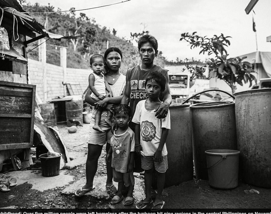 A infância no presídio é bastante difícil, de acordo com Sumulog.

Estima-se que mais de cinco milhões de pessoas tenham ficado desabrigadas após a passagem do tufão 