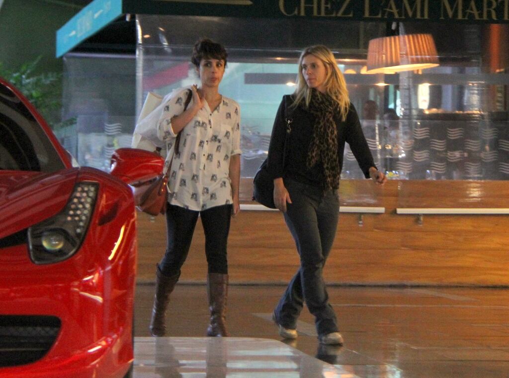 As atrizes passeando pelo shopping carioca