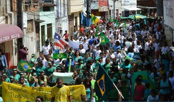 O grupo e as escolas que anteciparam a data comemorativa no Bairro da Paz não participam do desfile do Sete de Setembro no Centro
