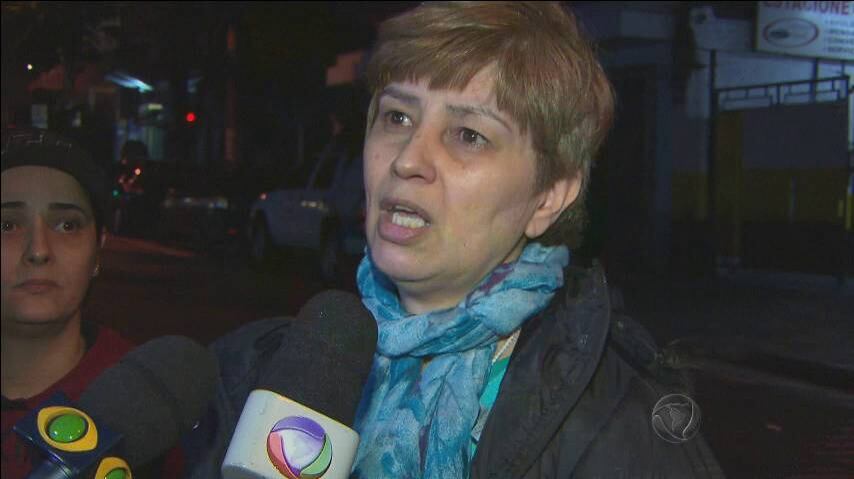 A professora do menino afirma que ele sofria agressões físicas.

A docente disse que já tinha visto marcas de agressão nas costas da criança. Na época, ela foi levada para um abrigo. Um mês depois, voltou para a casa e sofreu novas agressões. Mais uma vez, o conselho tutelar definiu que a vítima ficaria com a mãe e o padrasto, embora tenha pedido para ficar no abrigo