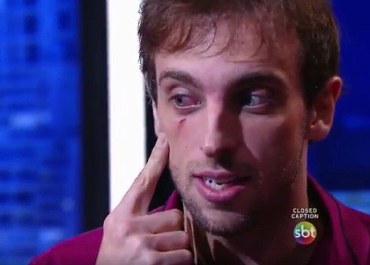 Na hora, Gentili fez a pergunta que todo telespectador se fez em casa.

— De quem foi essa ideia?