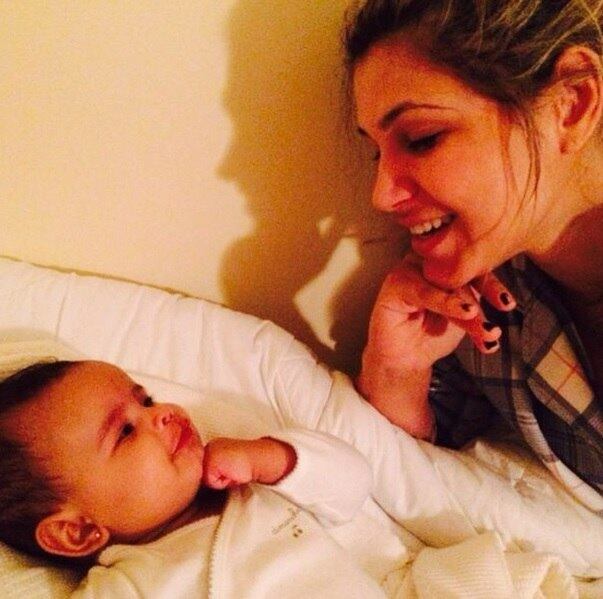 A bela se tornou uma mamãe de primeira