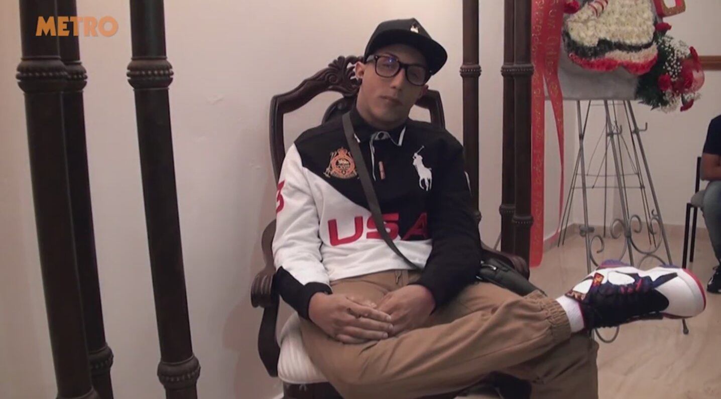 Quem compareceu o velório de Fernando de Jesus Diaz Beato, em Rio das Piedras, Porto Rico, talvez tenha tido alguma dificuldade em saber quem era o morto. Isso porque Fernando foi velado sentado em uma cadeira, de pernas cruzadas e com um cigarrinho maroto entre seus dedos — “exatamente como ele era em vida”, disseram as pessoas mais próximas

