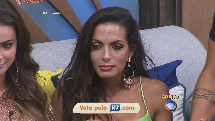 — Pra mim, o desempenho dela foi perfeito. Ela não fez nada que fosse contra os princípios morais e éticos só por causa do jogo. Como a gente sabe, em todo jogo alguém ganha e alguém perde. Lá no início ela foi fiel a uma amizade e isso impactou agora, mas estou muito feliz.
