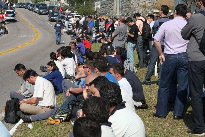 Trabalhadores aumento salarial de pelo menos 10%