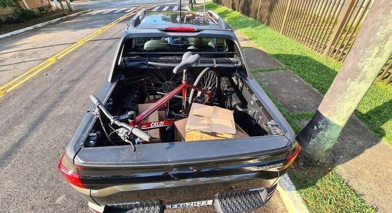 Caçamba comporta 874 litros de carga ou 600kg