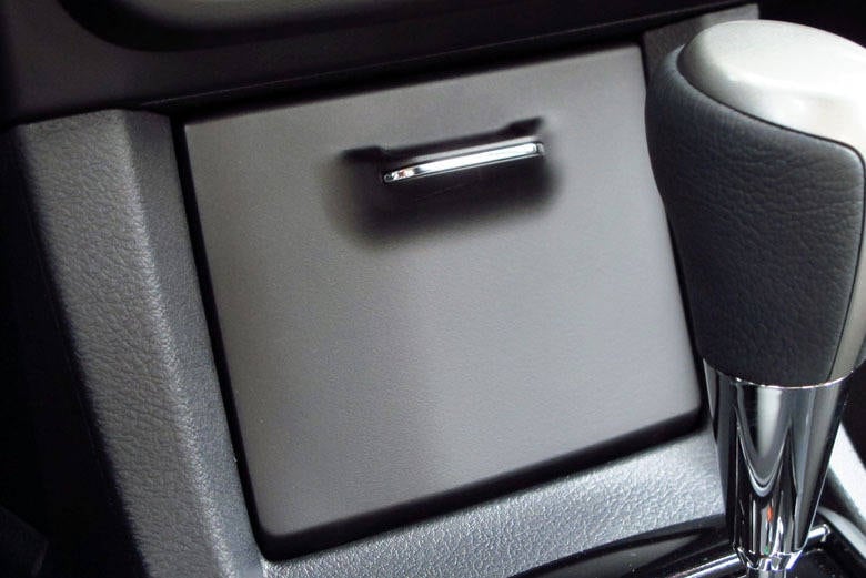 À frente da alavanca de câmbio há um interessante porta-objeto com tampa

Leia a avaliação completa

Saiba tudo sobre carros! Acesse R7.com/carros