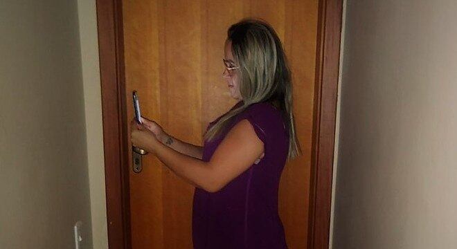 Gabriela Riccor afirma que ter visto o marido algemado foi constrangedor