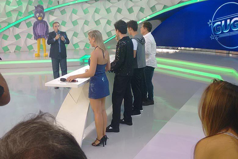 

Enquanto recebia os parabéns de familiares e amigos, ele fez
um balanço de seu retorno para a televisão brasileira, na Rede Record

+ Gugu está no Facebook! Curta

+ Siga o perfil da atração no Twitter

+ Após dez anos de silêncio, Suzane von Richthofen confessa a Gugu: "Tive culpa e estou pagando"
