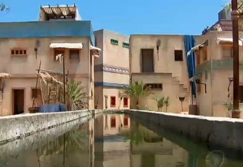 O rio Nilo será mostrado na minissérie por meio de imagens feitas no próprio local. Porém, o diretor de cenografia, Daniel Clabunde, fez questão de reproduzir um canal para retratar a importância da água do rio Nilo levada às cidades áridas na época