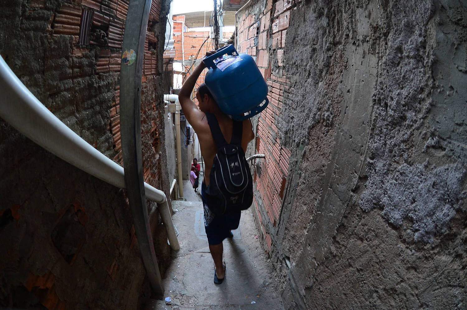 Botijão de gás é um dos grandes vilões em incêndios como esse por seu poder de combustão