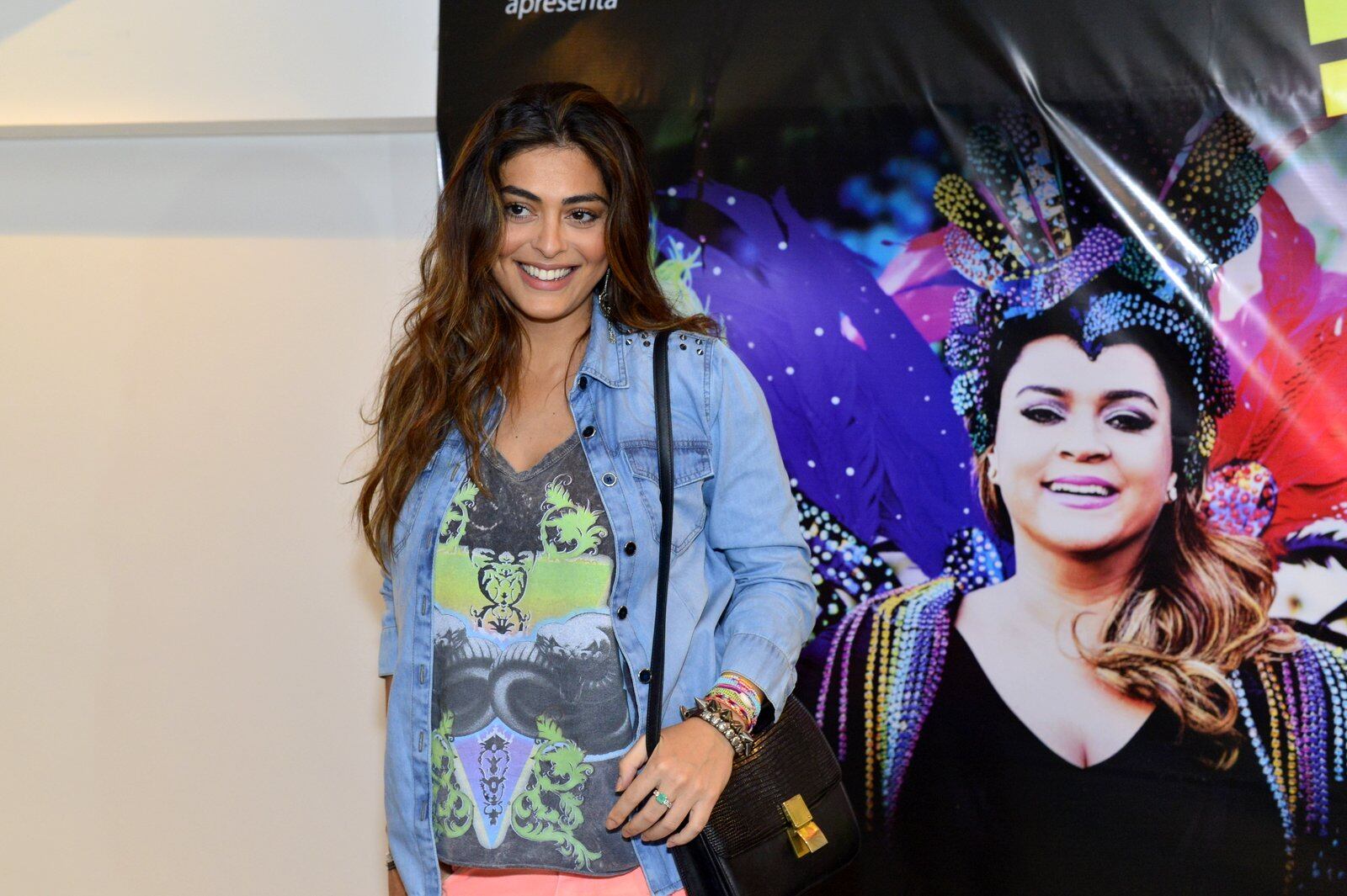Juliana Paes também integra a “nossa”
listinha. No programa Vai e Vem,  a atriz revelou seu ponto fraco
na hora de “fazer nenê”.

 



— Meu negócio é minha nuca. Tem que ter um
arrepio. Preliminar boa é a imprevisível