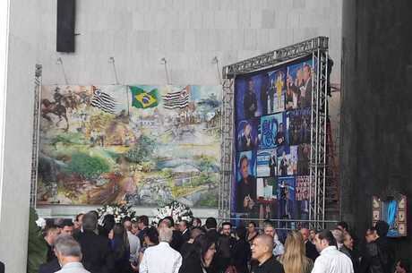 Salão nobre da Alesp está lotada em velório do Gugu