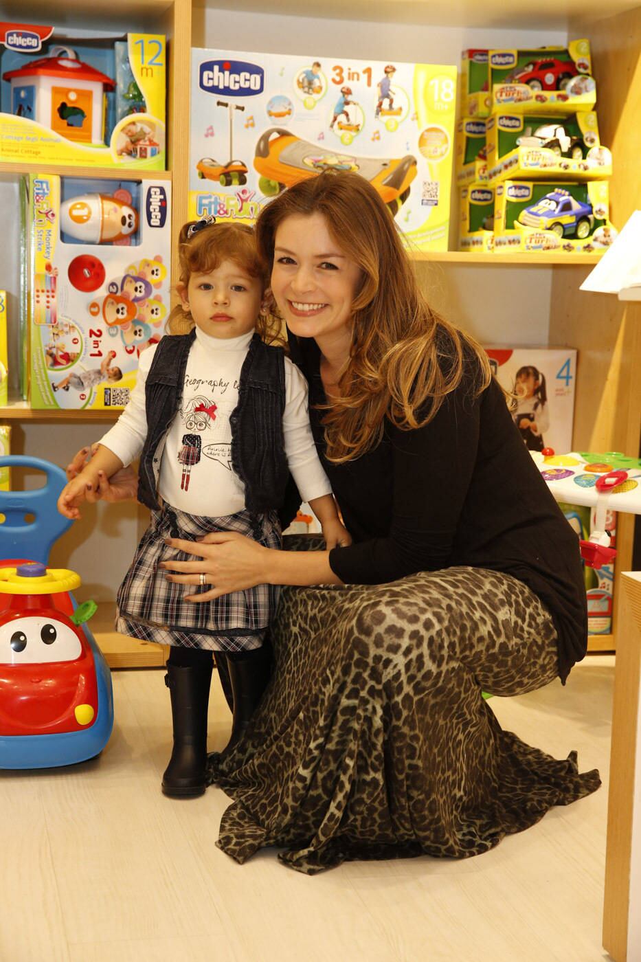 Famosos vão a lançamento da coleção de primavera de uma marca infantil no Rio