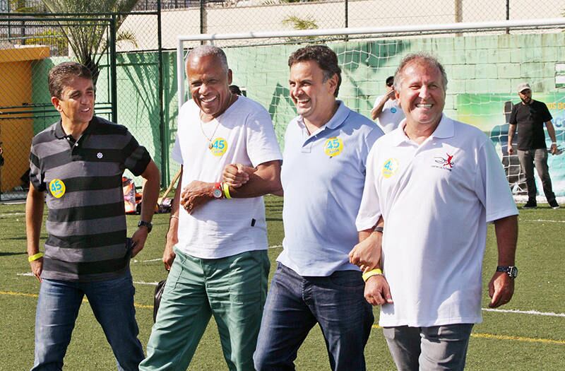 Os ex-jogadores Bebeto, Dadá Maravilha e Zico também estão do lado de Aécio Neves nas Eleições 2014