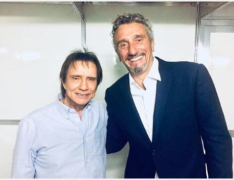São tantas emoções! Bassoleil também é fã de Roberto Carlos e fez
questão de registrar quando teve a oportunidade de ficar perto do ídolo