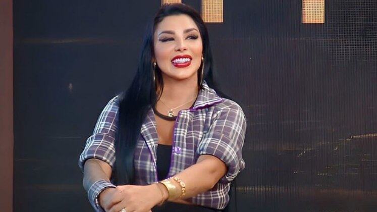 Jenny Miranda sofre parada respiratória e é entubada

A ex-participante de A Fazenda 15, Jenny Miranda, precisou ser entubada em ambulância após sofrer parada respiratória. O marido da ex-peoa é médico, e prestou os primeiros socorros até a chegada da ajuda hospitalar. Em vídeo nas suas redes sociais, Jenny fala sobre o que aconteceu e não perdeu a oportunidade de debochar. "Para a infelicidade de alguns, eu estou viva", disparou. 