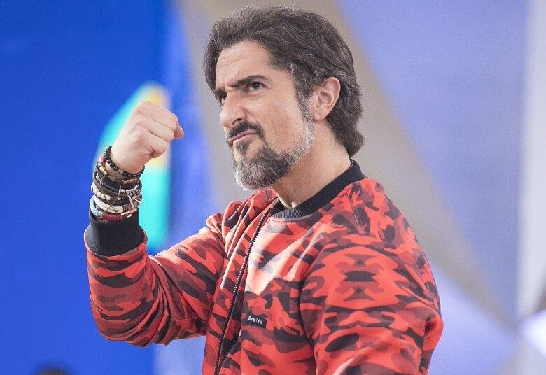 E em mais um Vale
a Pena Ver Direito, Mion analisa tudo o que aconteceu no reality show
durante a semana
• VÍDEO: Paula Fernandes, Rayanne Morais, Rodrigo Capella e mais famosos se divertem no Muro dos Famosos