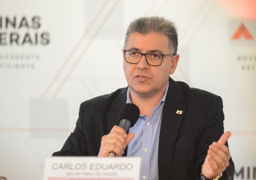 Ex-secretário diz que "ajudou a salvar vidas"