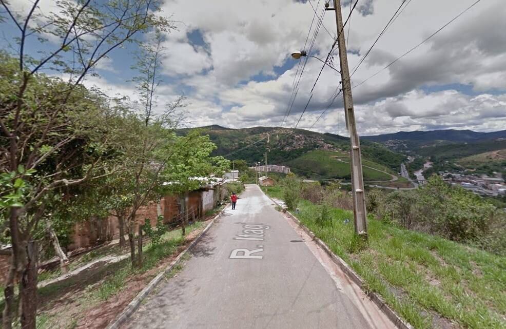 Vítima foi baleada na rua Itagi, no bairro Rosário, em Sabará