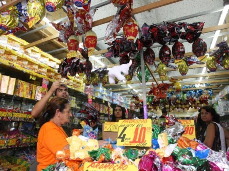 Segundo a Abicab (Associação Brasileira da Indústria de Chocolates, Cacau, Amendoim, Balas e Derivados), o Grupo CRM já contratou 620 colaboradores temporários. Porém, as novas contratações ocorrerão para as lojas, sendo 86 na Kopenhagen e 53 para a Chocolates Brasil Cacau.