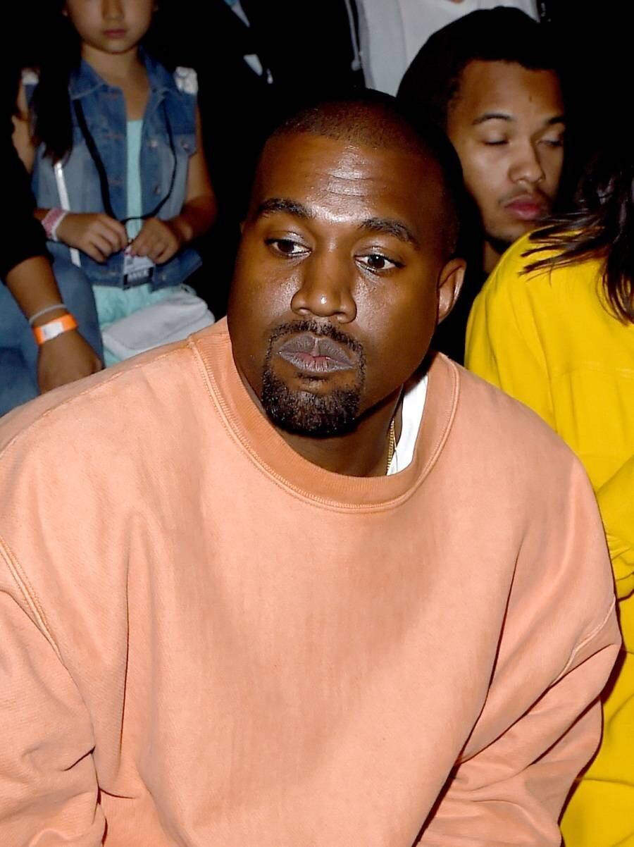 "Eu sou um gênio criativo. Não há outro nome que possa dar a isso. Sei que não se deve dizer isso de si mesmo, mas minha intenção é sempre positiva"
Kanye West
