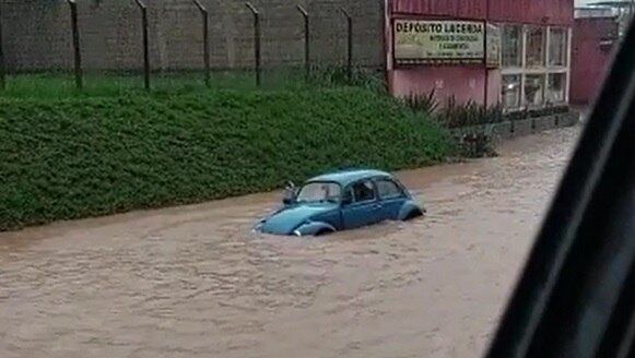 Ruas ficaram alagadas na região de Ouro Preto