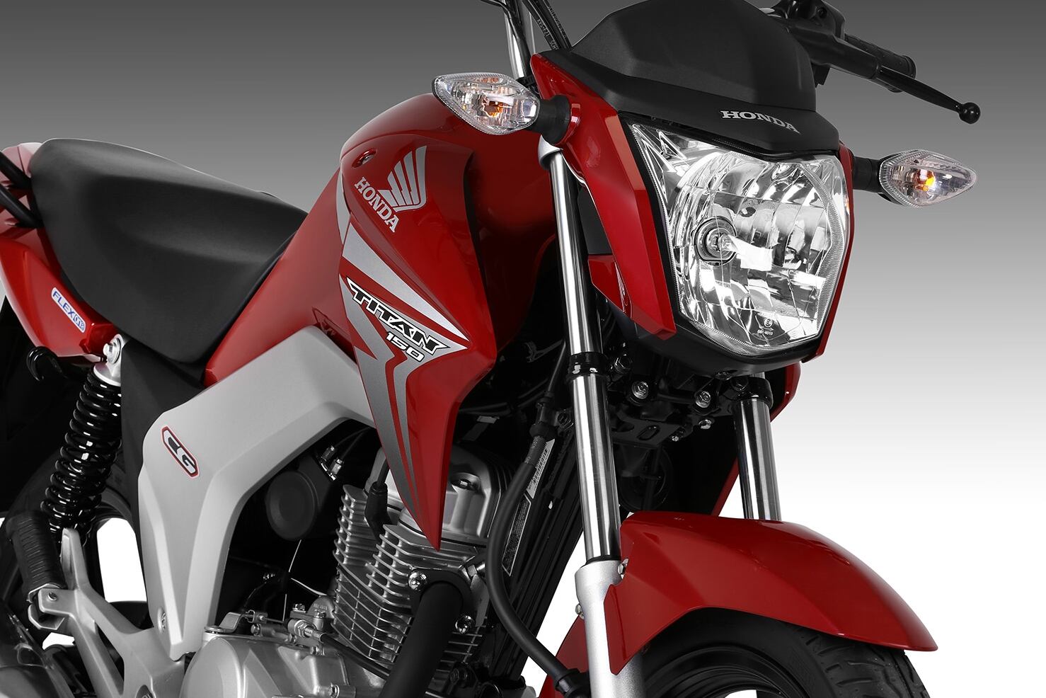 O novo quadro também alterou o ângulo da suspensão dianteira, que foi diminuído

Quer ler mais notícias sobre motos? Acesse www.bestriders.com.br
