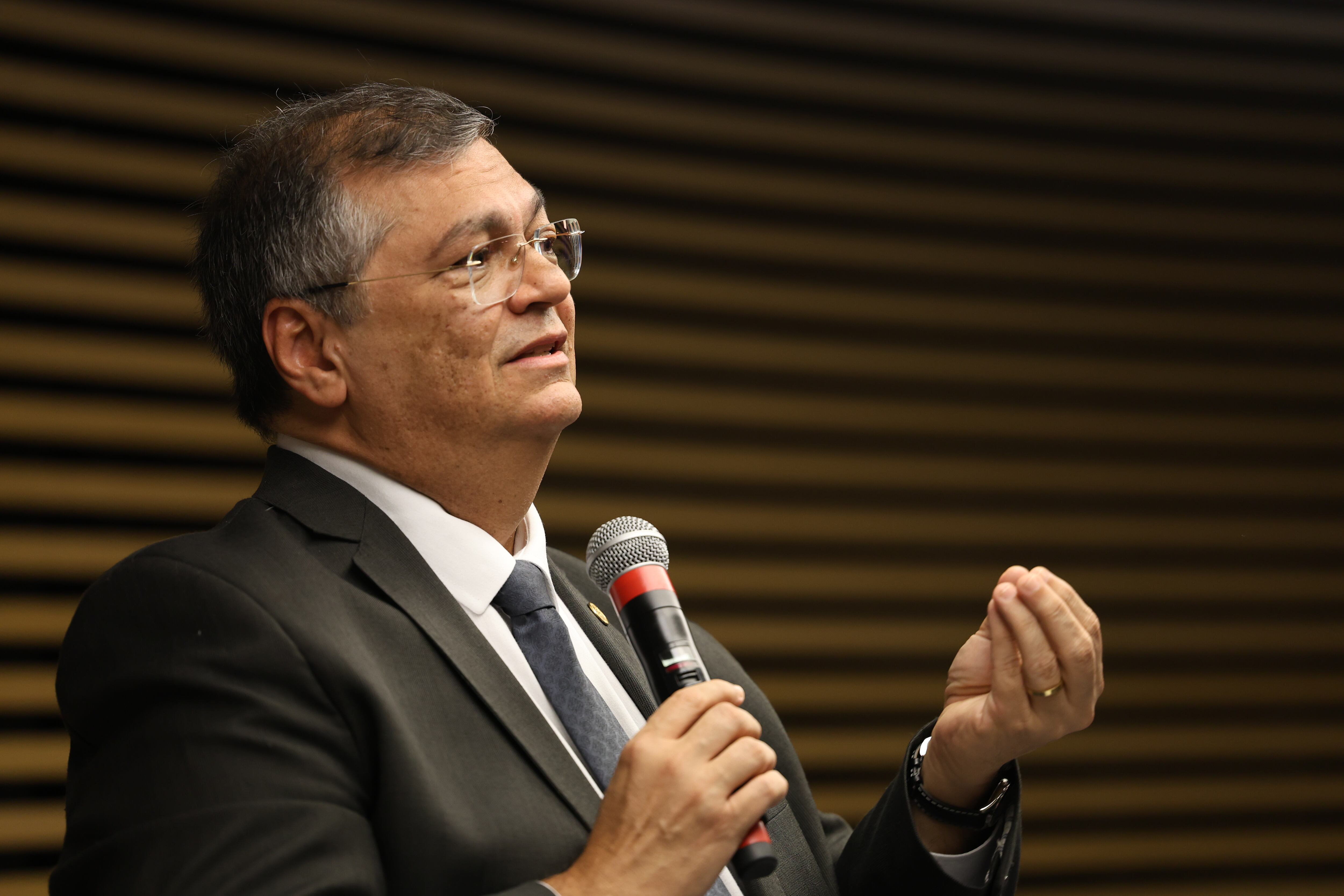 São Paulo (SP), 17/03/2025 - O ministro do Supremo Tribunal Federal - STF, Flávio Dino, fala sobre "ética e IAs: da Mentira à Deepfake", no projeto Papo Supremo, realizado pela Federação das Indústrias do Estado de São Paulo - Fiesp, na Avenida Paulista. Foto: Rovena Rosa/Agência Brasil