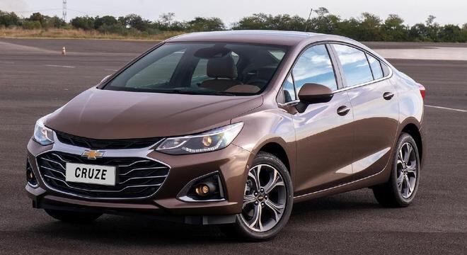 Cruze Premier na cor "marrom capuccino", uma das novidades da linha 2020