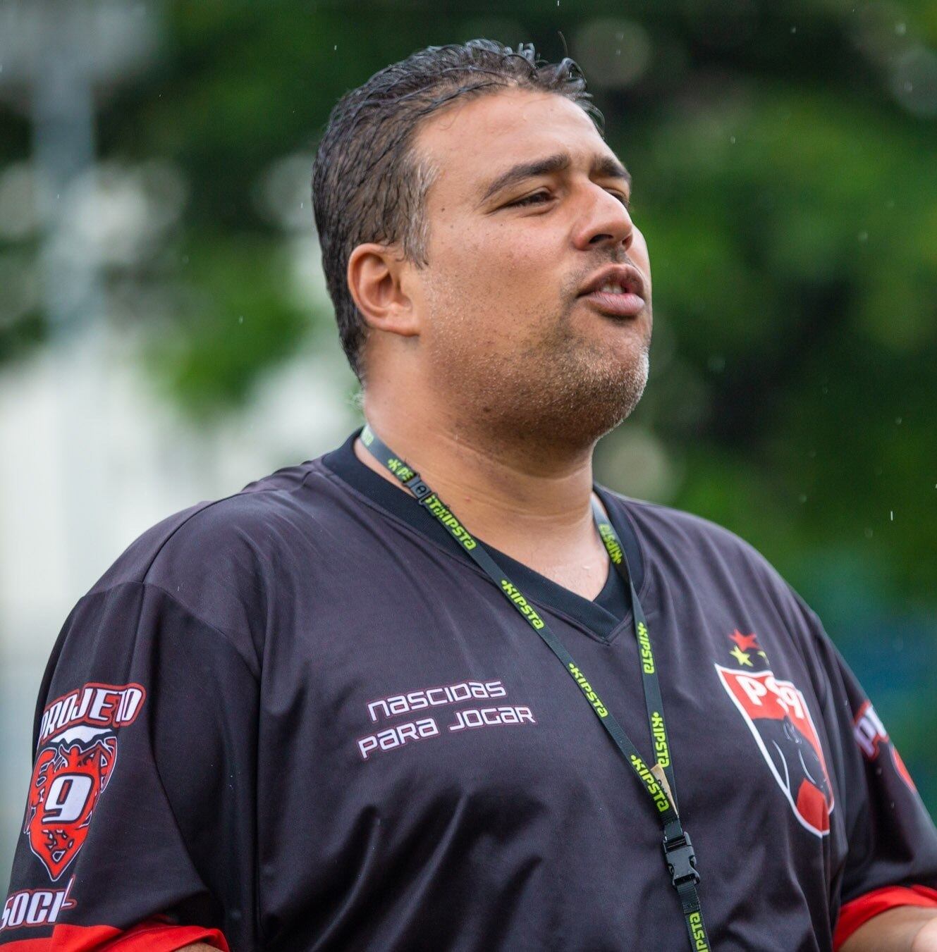 Luiz Souza tem também uma ONG para ajudar atletas no futebol feminino