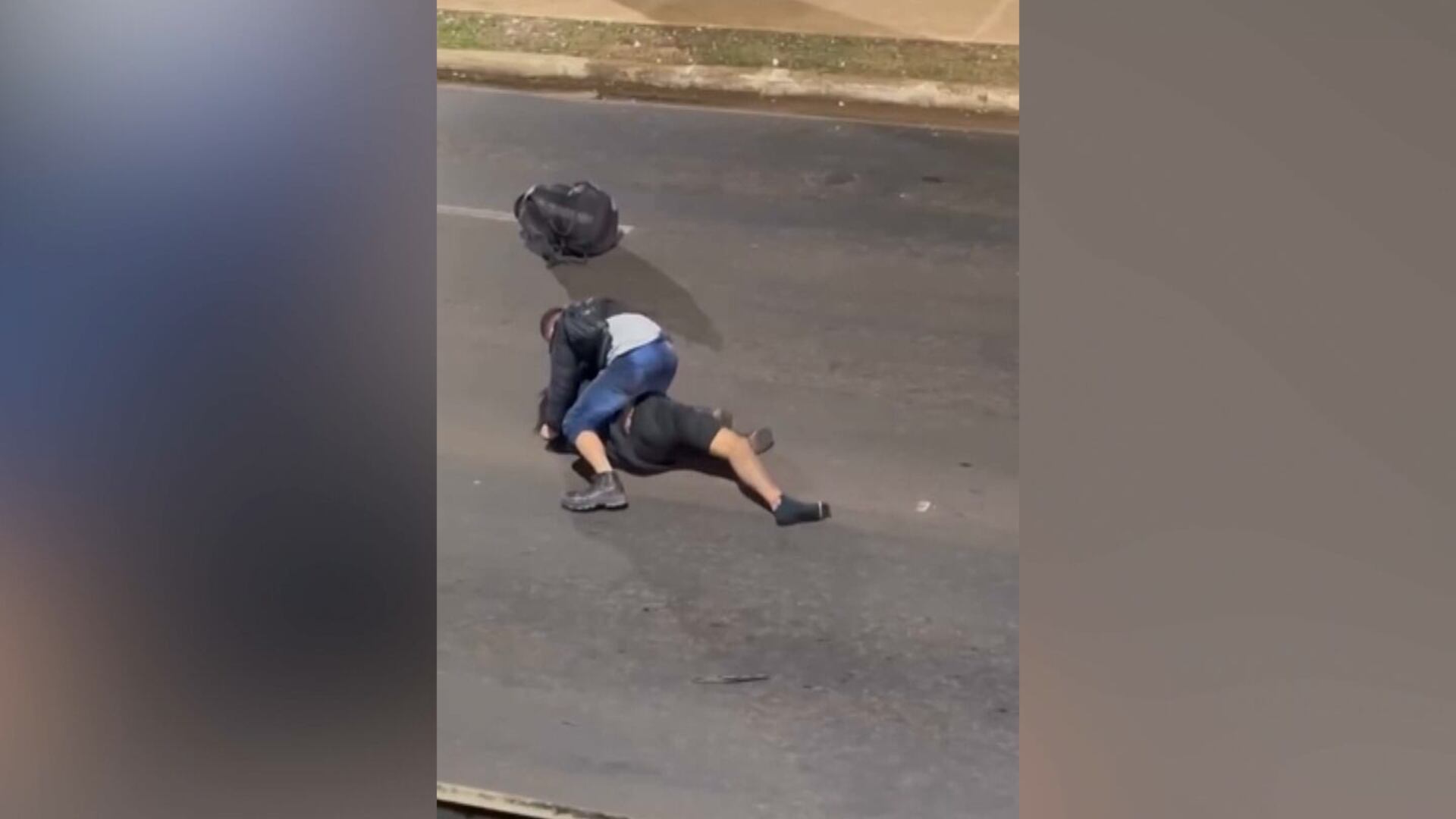 Homem de 39 anos tem surto psicótico, ataca motoristas e é morto em confusão