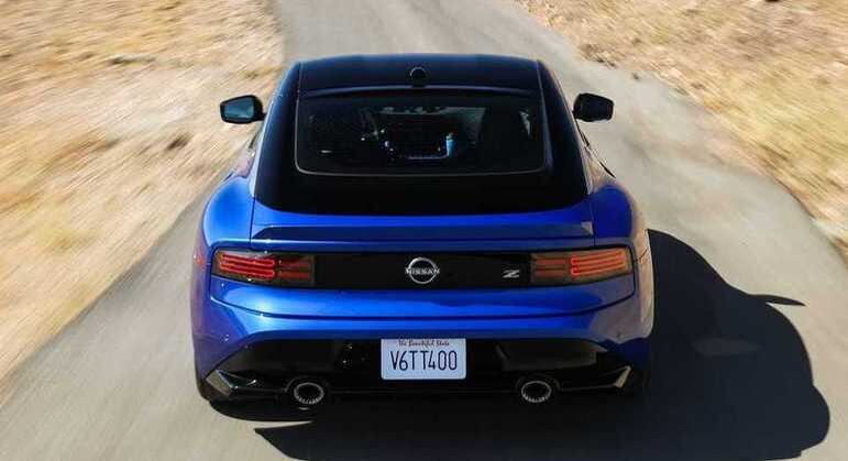 Design da traseira é caído e remete aos modelos cupês