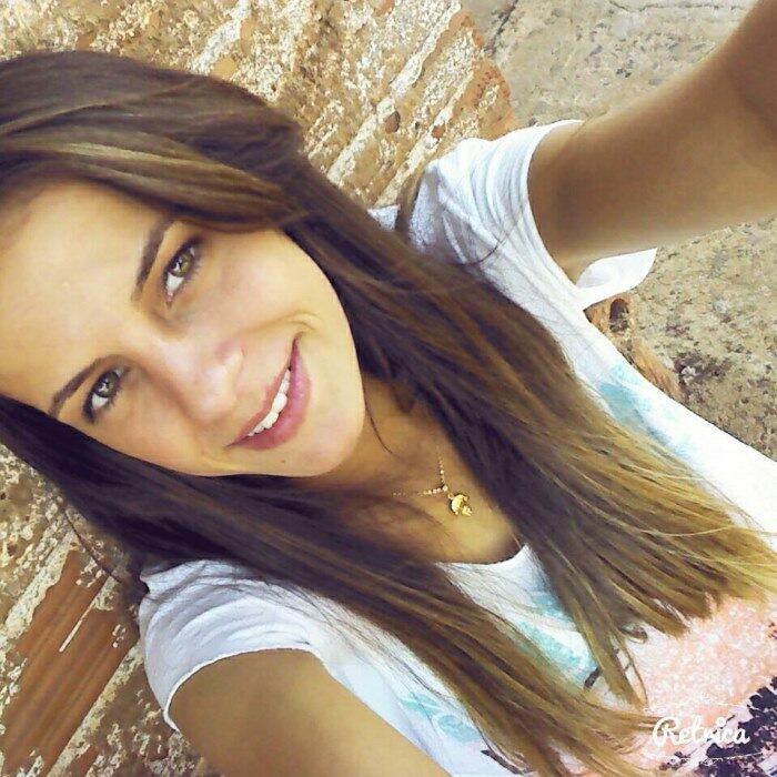 Um jovem de 18 anos foi preso neste domingo (14) suspeito de estuprar e assassinar a amiga Paola
Bulgarelli, de 20 anos. A garota saiu para trabalhar e foi encontrada boiando
seminua no rio Baguaçu, na última sexta (12), em Araçatuba,
interior de São Paulo