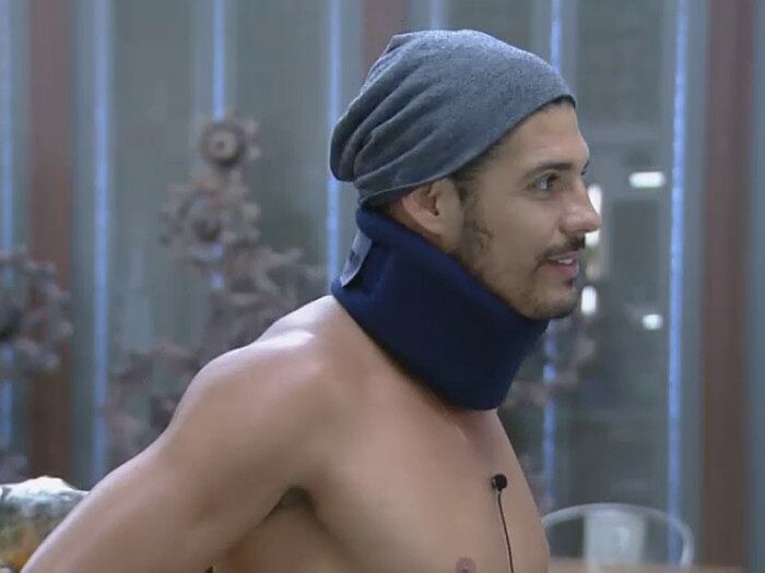 — Ela é uma mulher incrível. Me ajudou e me ajuda até hoje, afirmou o gato

+ Festa Cordel: Vote na peoa mais gata!

+ Cangaceiros: Qual o peão mais bonito da festa? 

+ Esquenta! Peões se divertem tirando fotos
