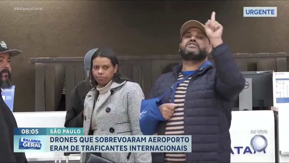 Passageiro se revolta com atraso de voo após interferência de drones em Guarulhos