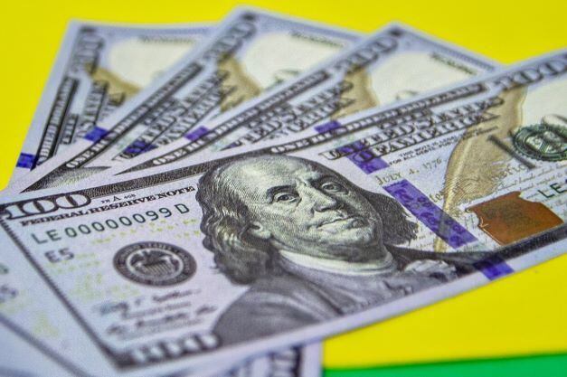 Limite de moeda em espécie passará de R$ 10 mil para US$ 10 mil