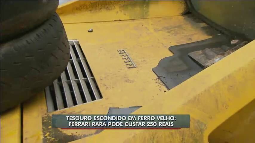 A marca de autenticidade, porém, continua lá, provando que se trata de uma Ferrari de verdade!

> Veja toda a programação da Record no R7 Play
