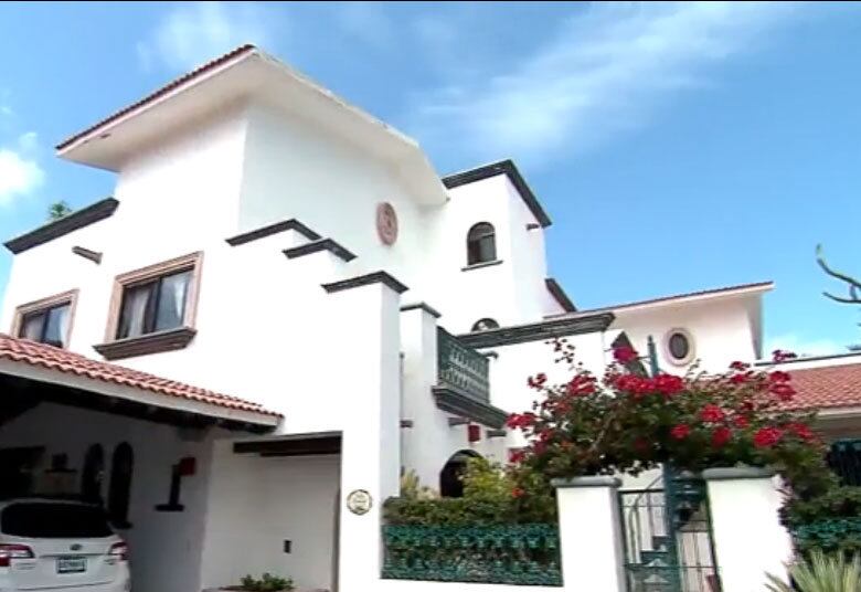 Ela recebeu o apresentador em sua mansão em Cancún, no México

• Em entrevista a Gugu, Florinda revela sobre Seu Madruga: “Era o único que tinha problemas com drogas”
