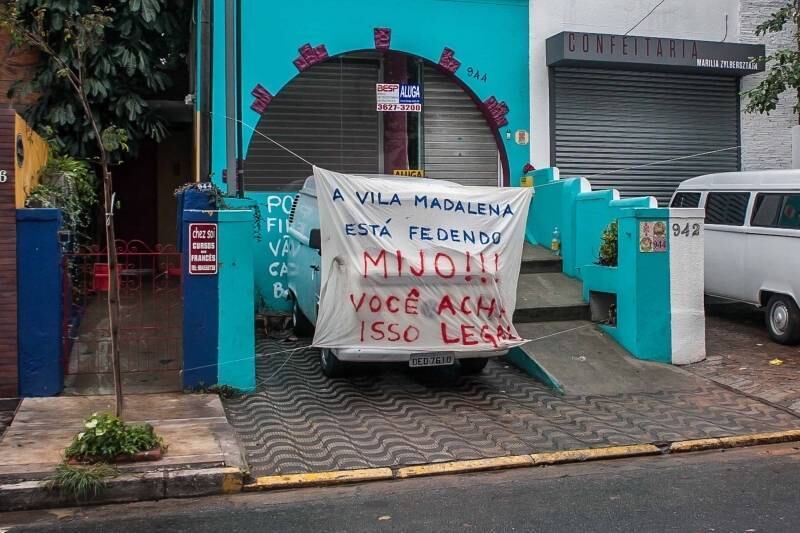 Moradores e comerciantes se queixam do fedor de urina nas ruas