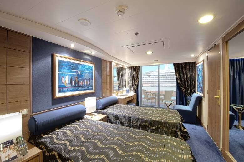 Cabines com muito espaço e comodidade. Toda a infraestrutura para momentos com a família ou passeio romântico 