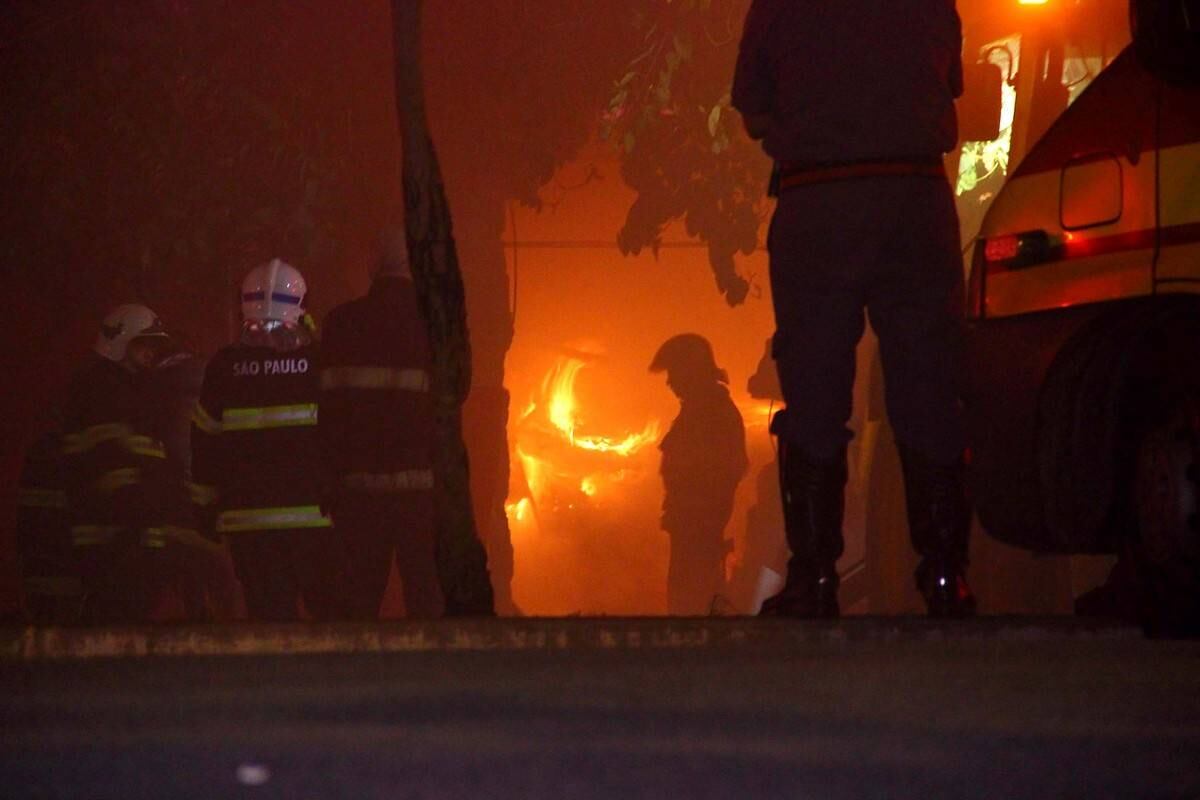 Incêndio foi controlado no início da manhã desta sexta-feira (10)