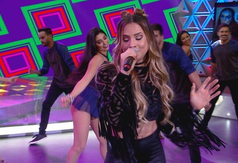 Além da dupla sertaneja, também tem a cantora
Gabi Martins, que interpreta seus sucessos