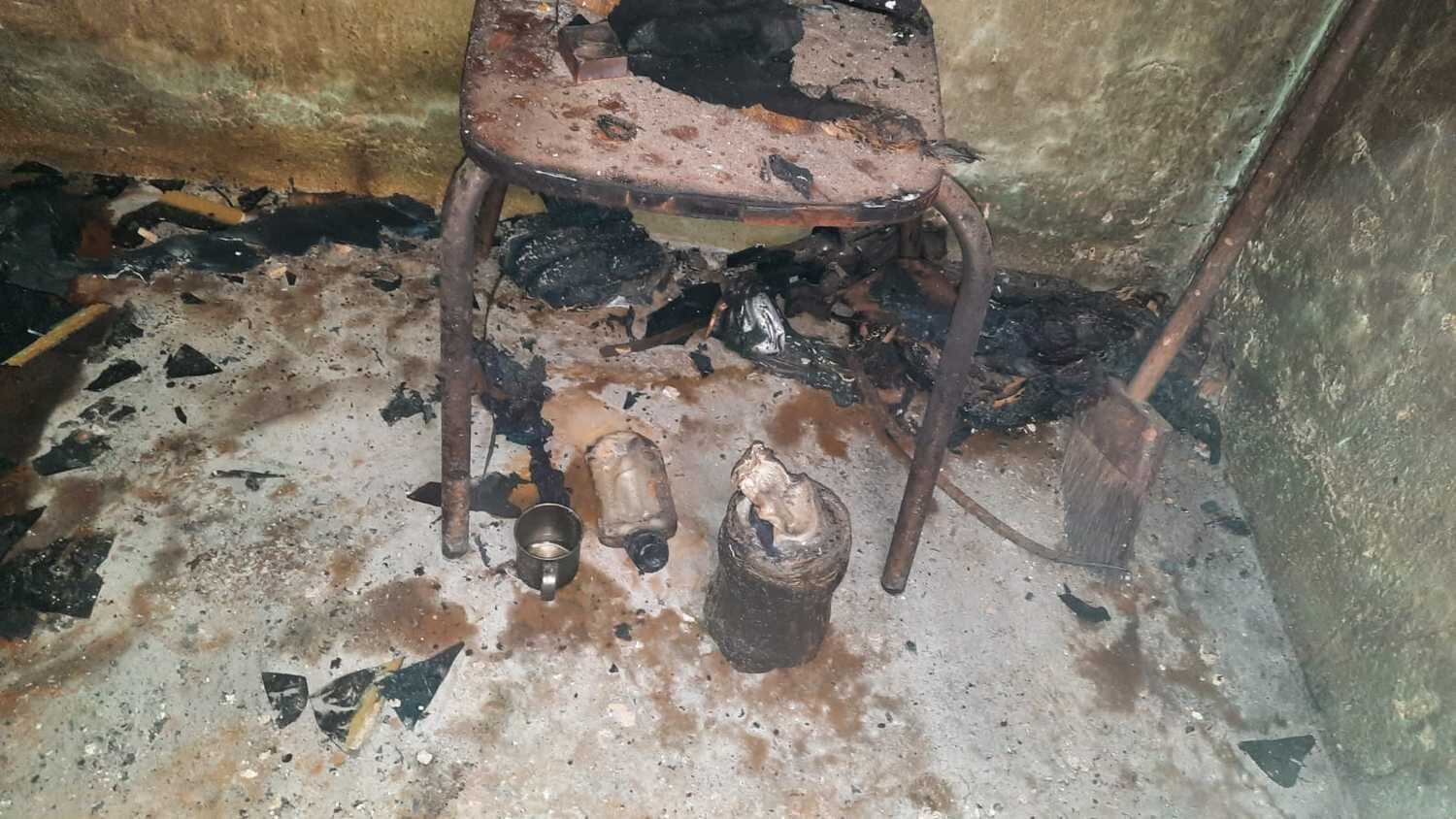 Imóvel foi tomado pelas chamas