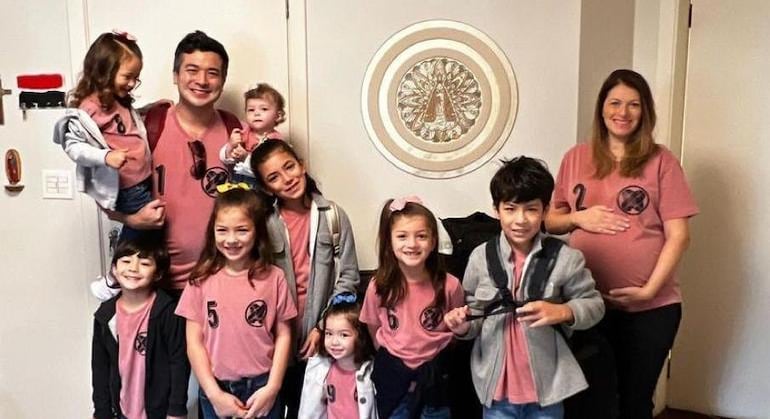 Carlos e Mariana compartilham rotina dos filhos nas redes sociais