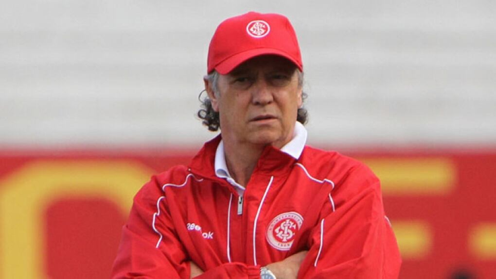 Falcão nunca teve uma carreira sólida como treinador. Começou pela Seleção Brasileira, tem três passagens pelo Internacional, passou por Sport e Bahia, entre outros. Está no mercado.
