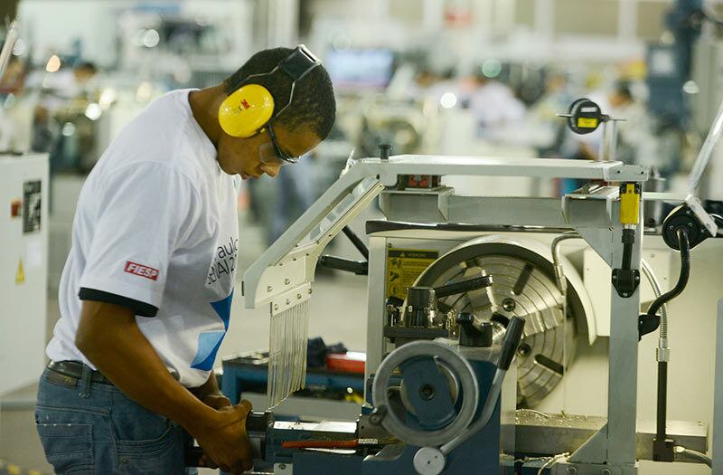 Prévia do PIB indica que a economia brasileira encolheu mais de 4%