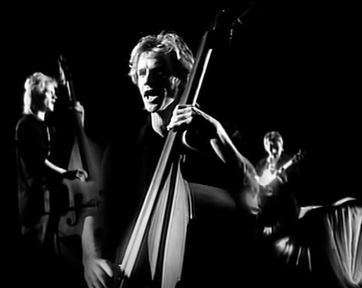 Nome da música: Every Breath You Take - Banda/Cantor: The Police